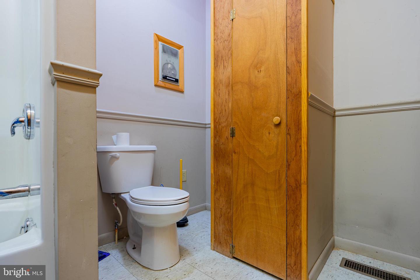 93 S Grove St #1-2 Property Photo 53