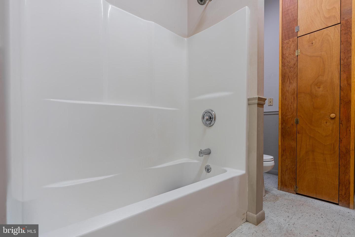 93 S Grove St #1-2 Property Photo 54