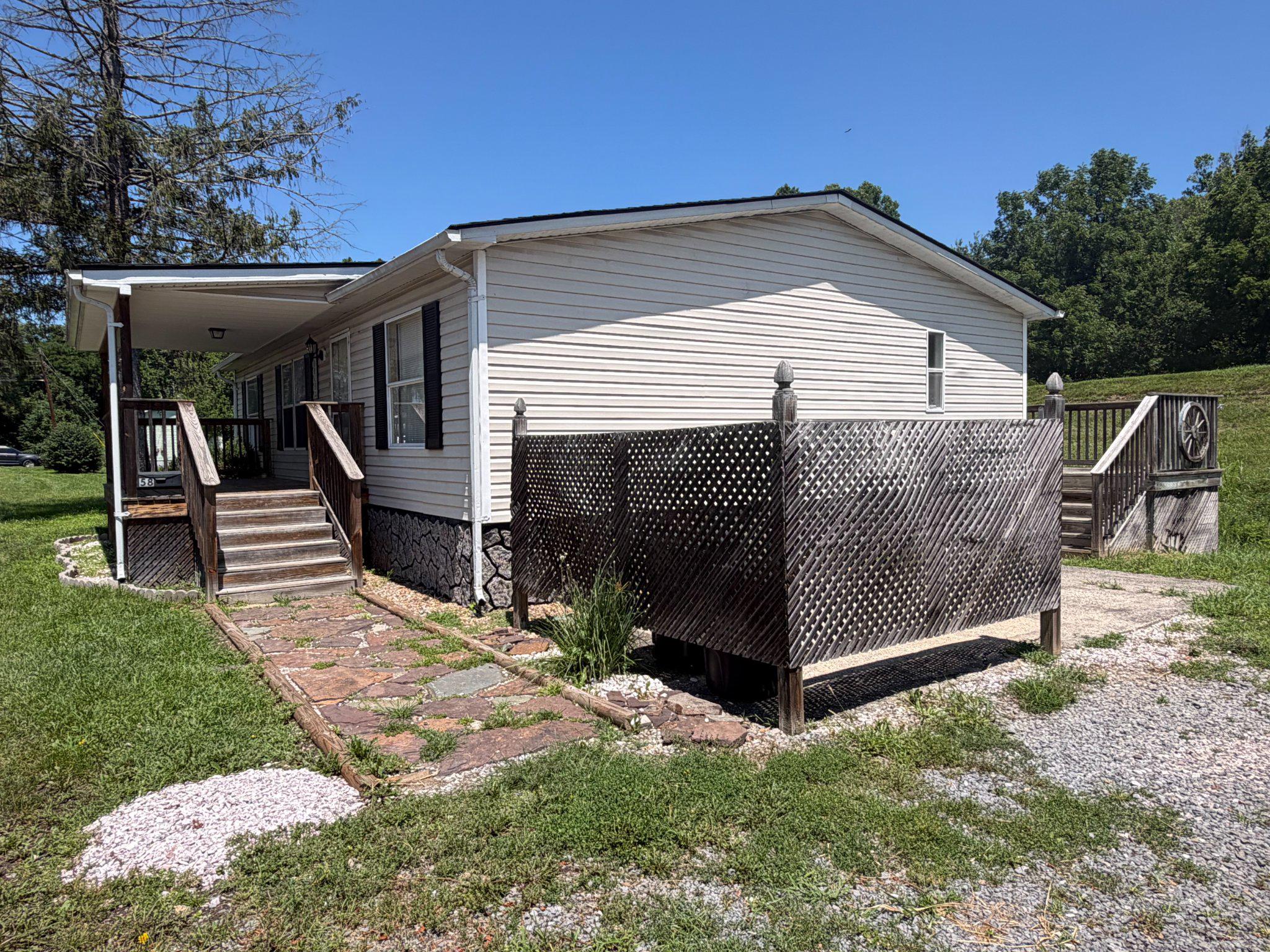 58 Creek St Property Photo 2