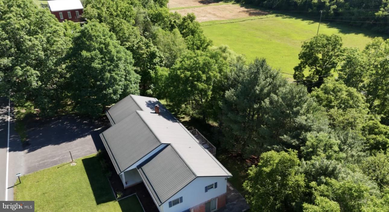 2266 Patterson Creek Rd Property Photo 4