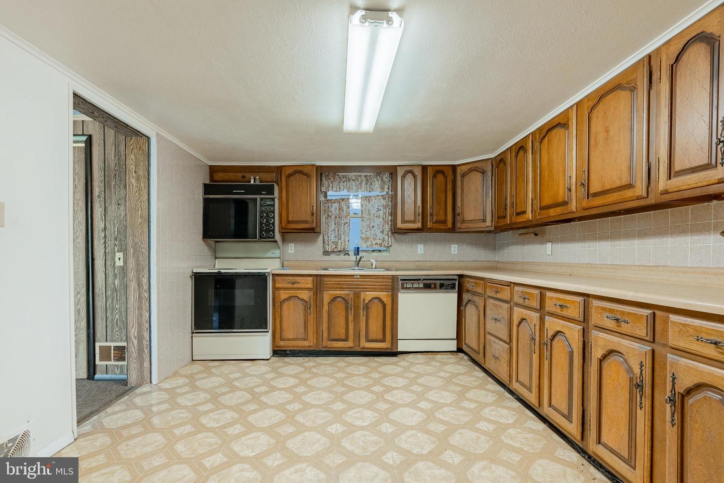 476 Schrader Ln Property Photo 15
