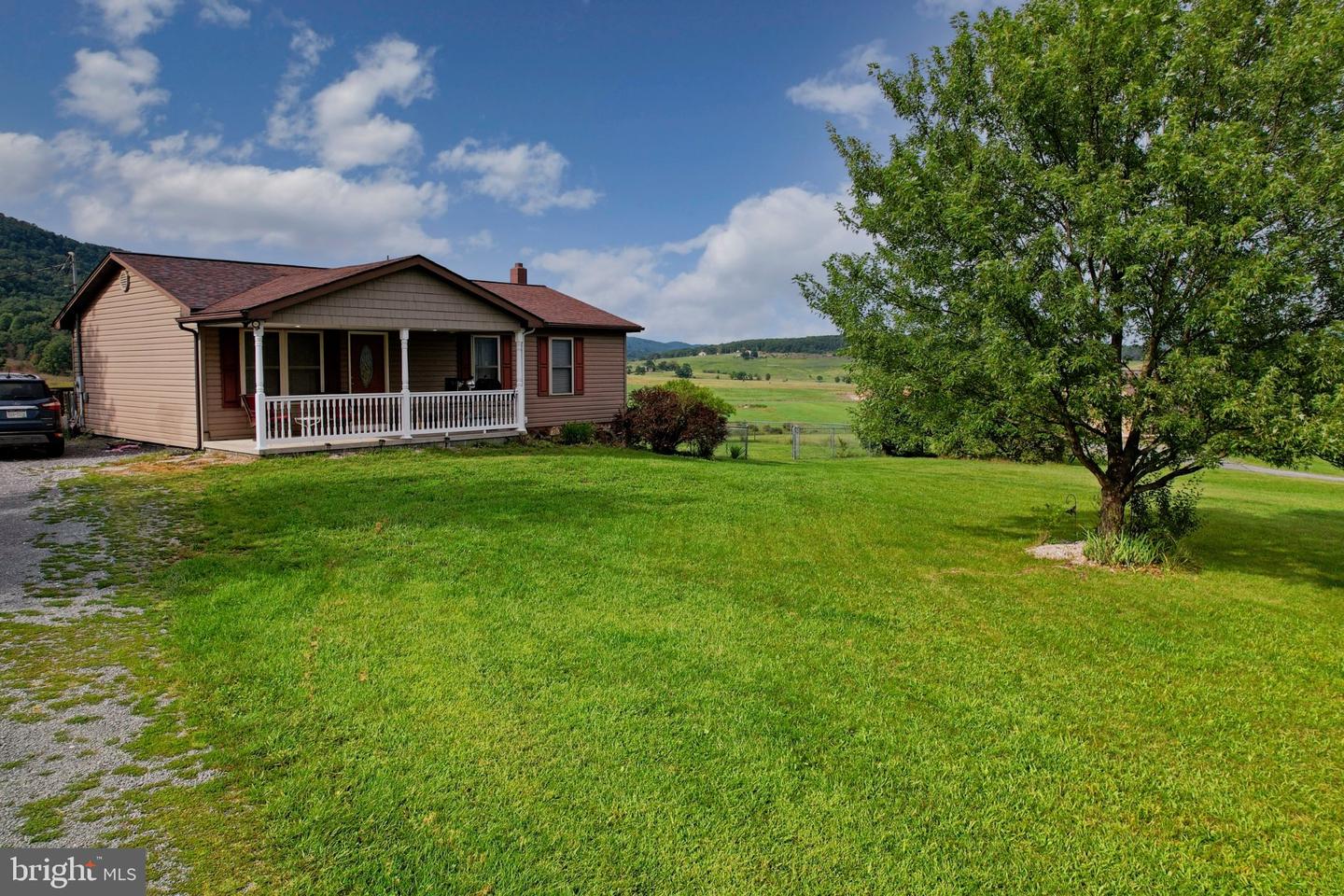 171 Twin Oaks Dr Property Photo 2