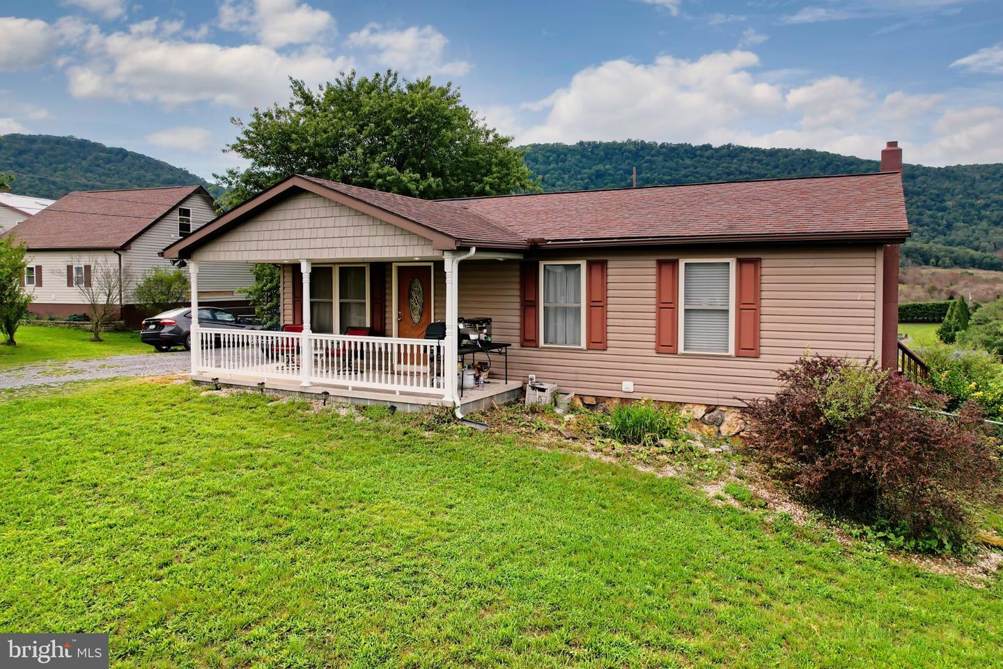 171 Twin Oaks Dr Property Photo 3