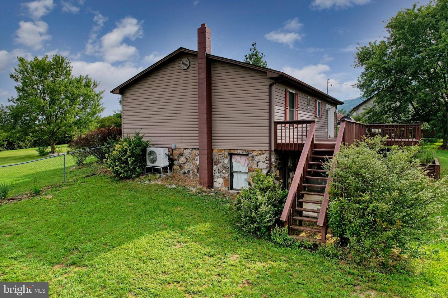 171 Twin Oaks Dr Property Photo 7