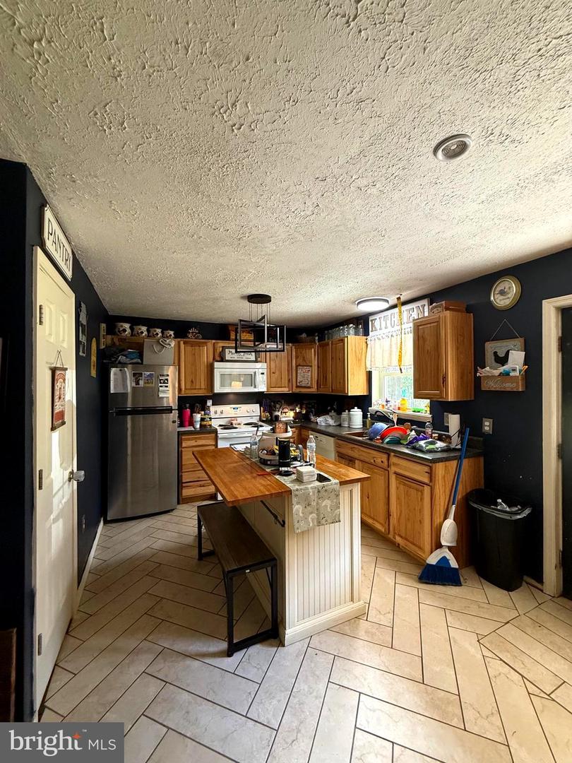177 Death Valley Rd Property Photo 18
