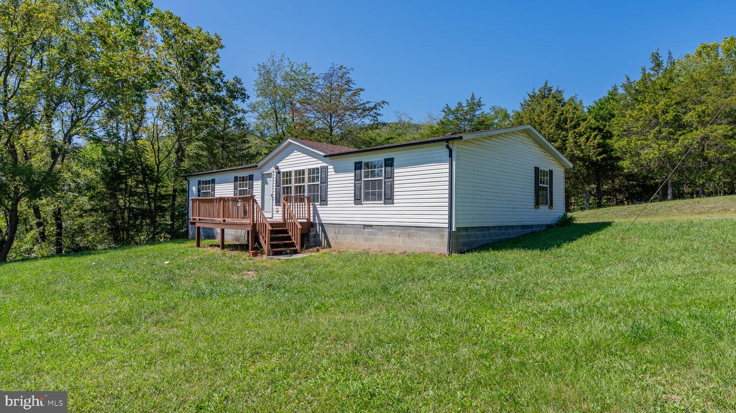 79 Humidity Ln Property Photo 7