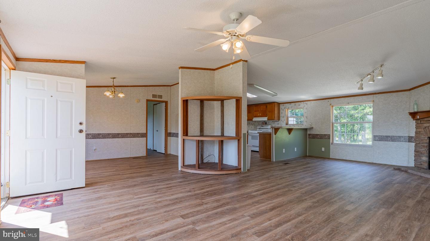 79 Humidity Ln Property Photo 24