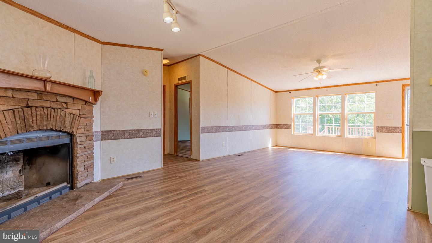 79 Humidity Ln Property Photo 31