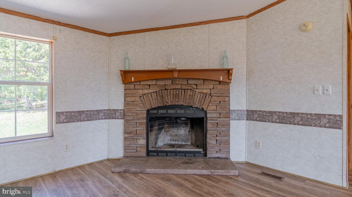 79 Humidity Ln Property Photo 32