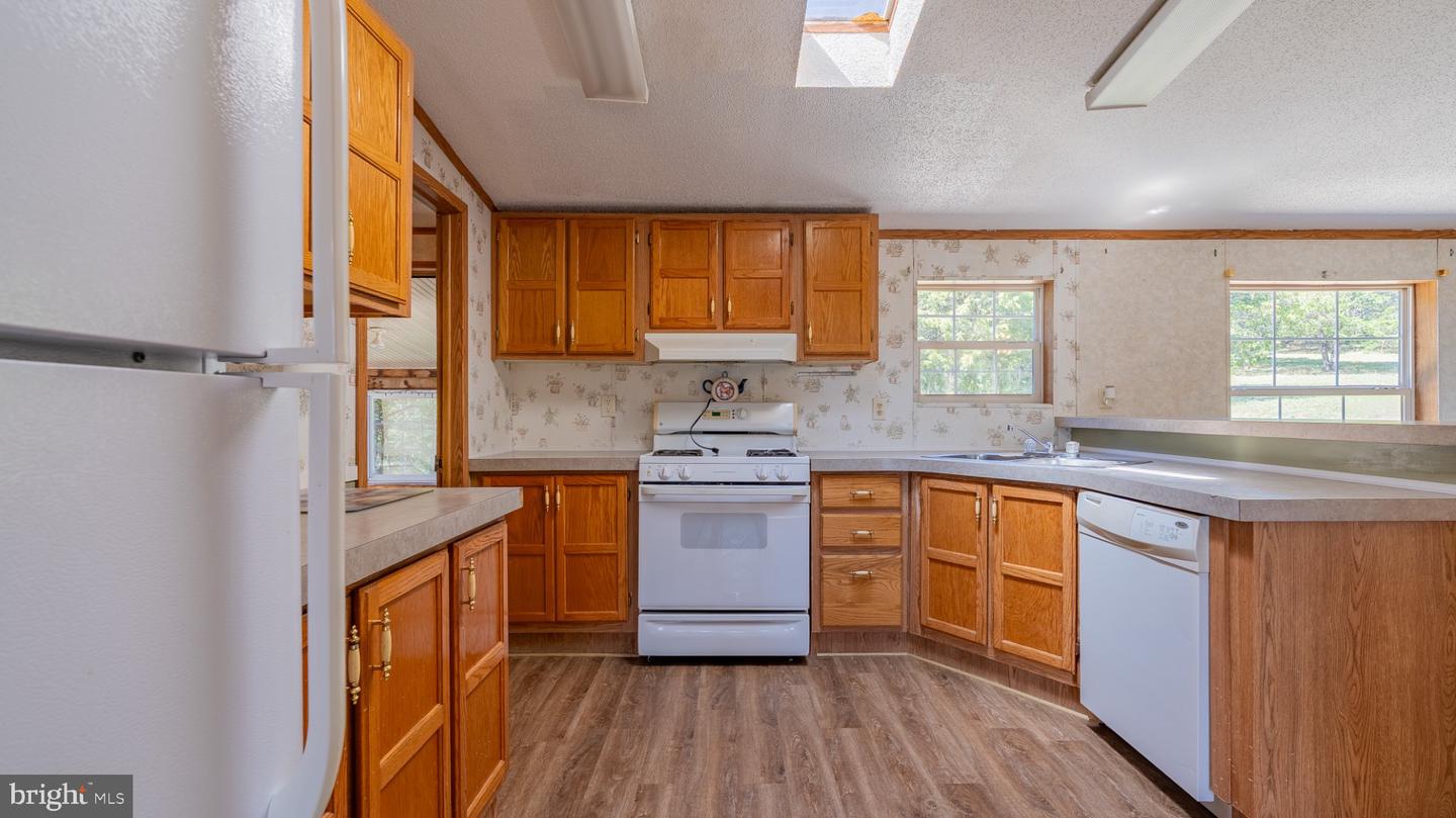 79 Humidity Ln Property Photo 37
