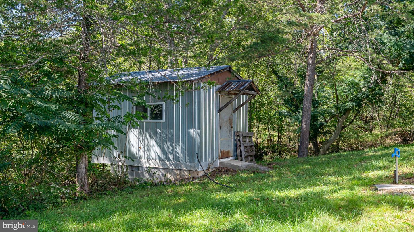 79 Humidity Ln Property Photo 63