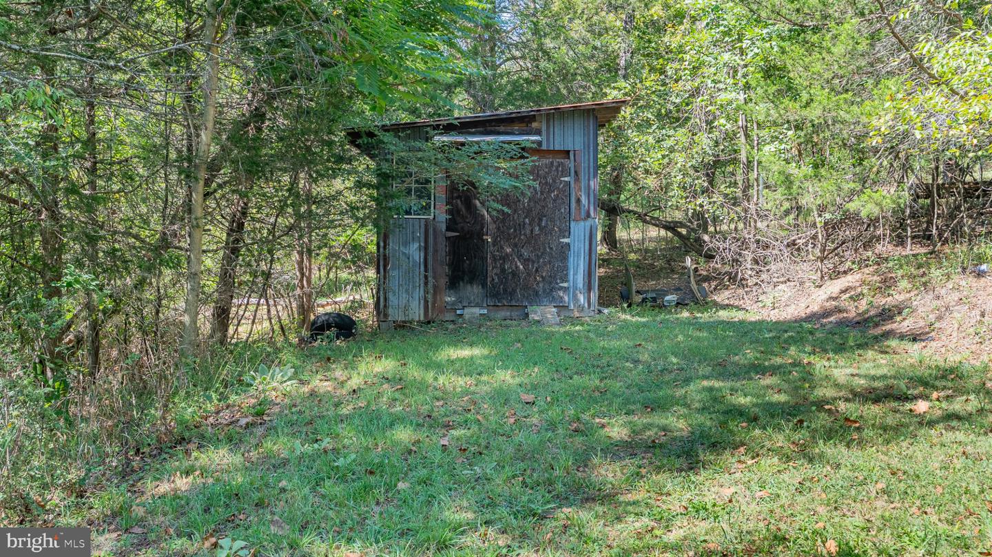 79 Humidity Ln Property Photo 65