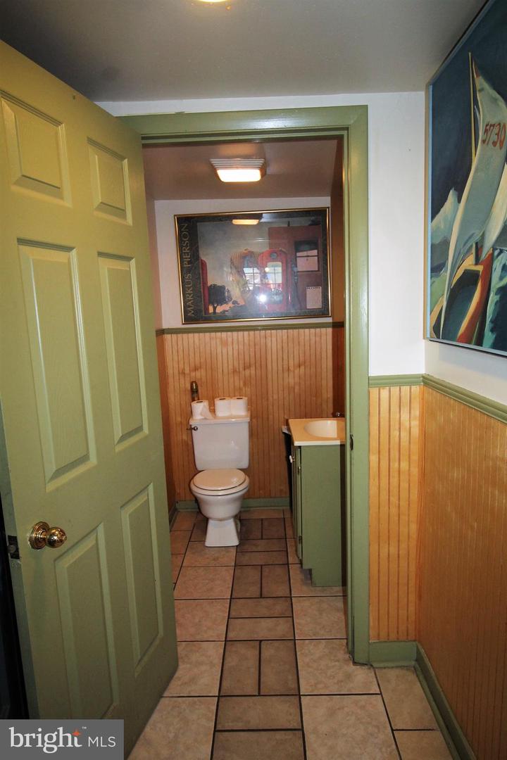 80 West Main Street Property Photo 14