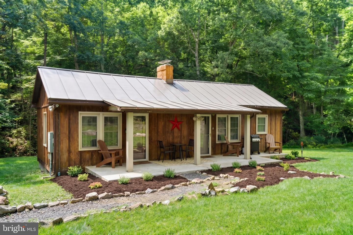 1789 Helmick Rock Rd Property Photo 1