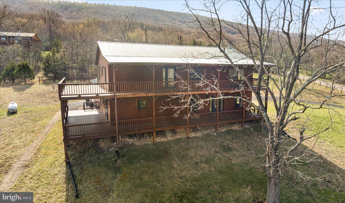 325 Coyote Run Rd Property Photo 2