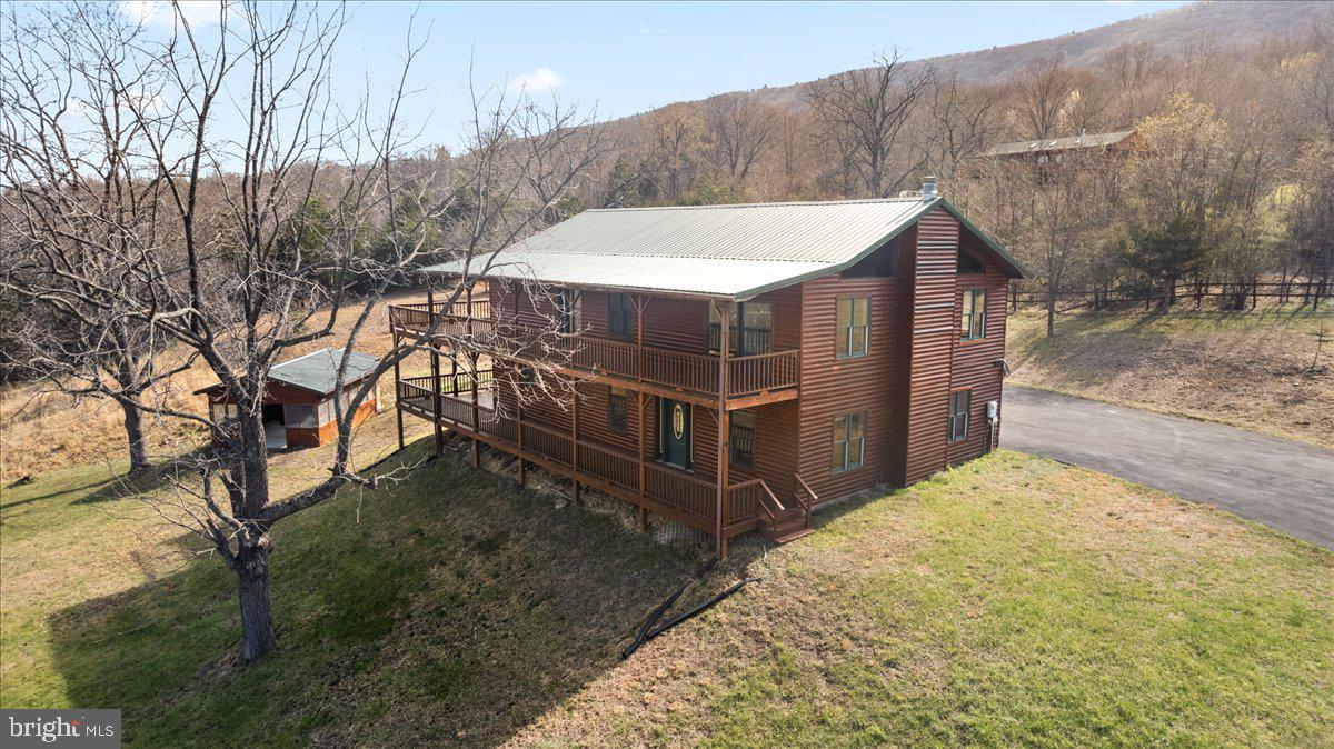325 Coyote Run Rd Property Photo 3