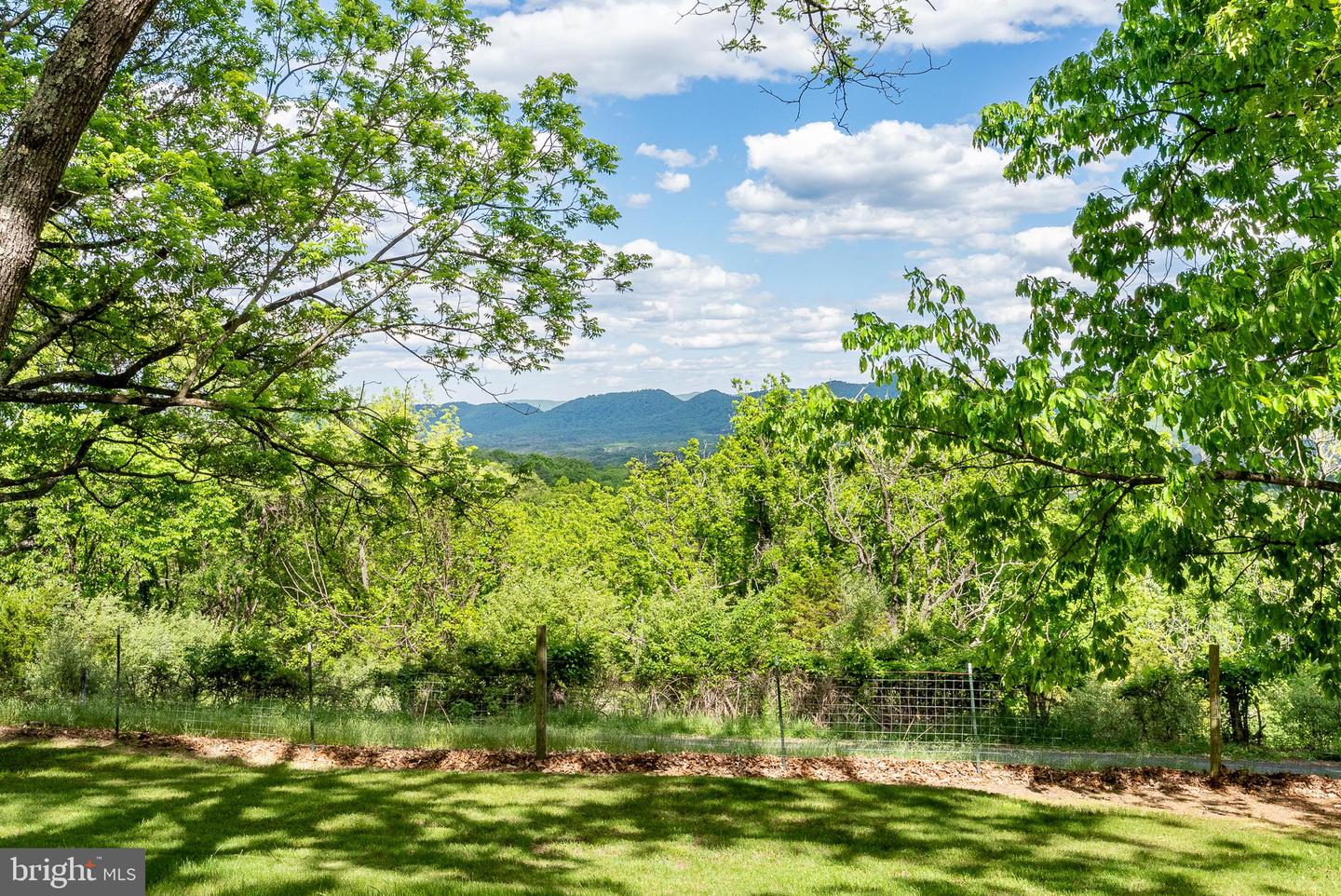2598 Mountain View Rd Property Photo 5