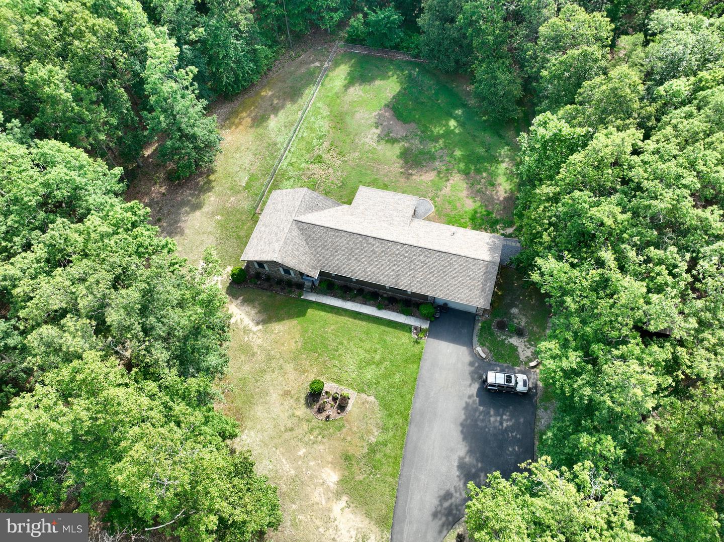544 Summit Dr Property Photo 4