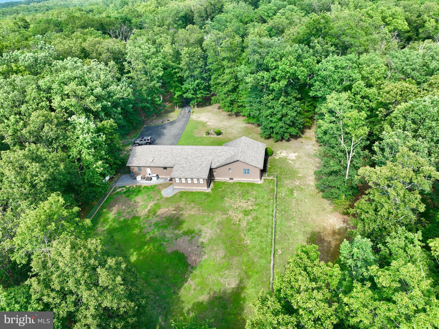 544 Summit Dr Property Photo 6