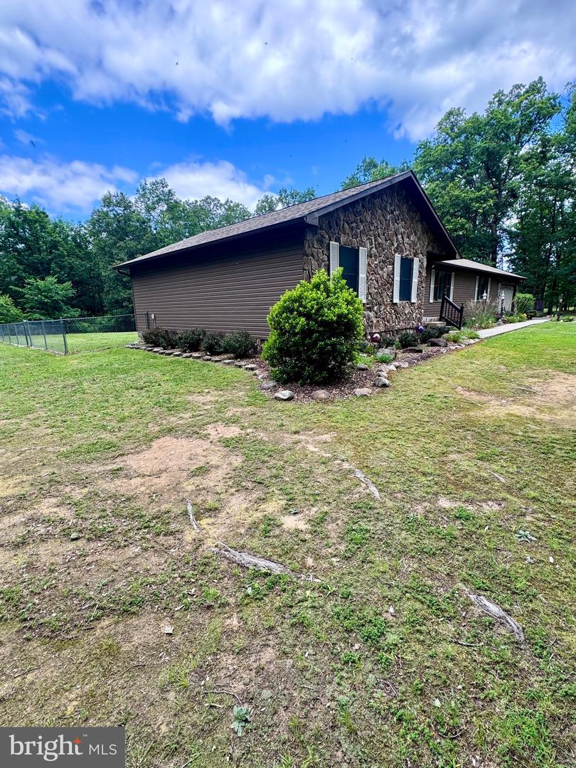 544 Summit Dr Property Photo 7
