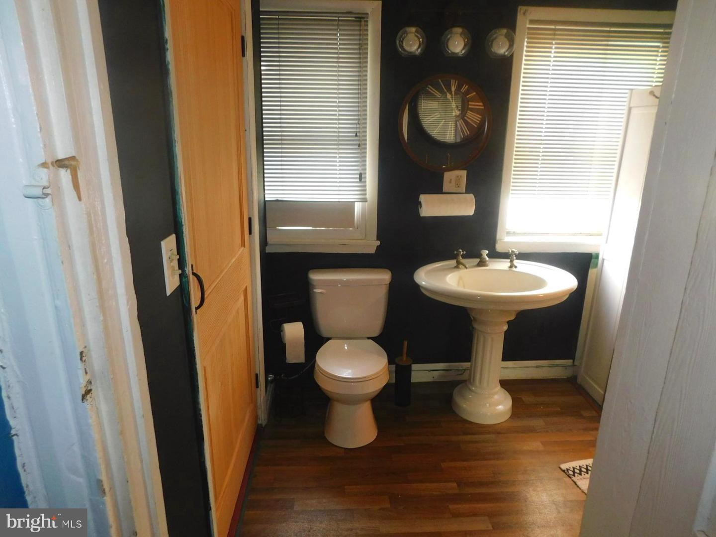 105 E Main St Property Photo 20