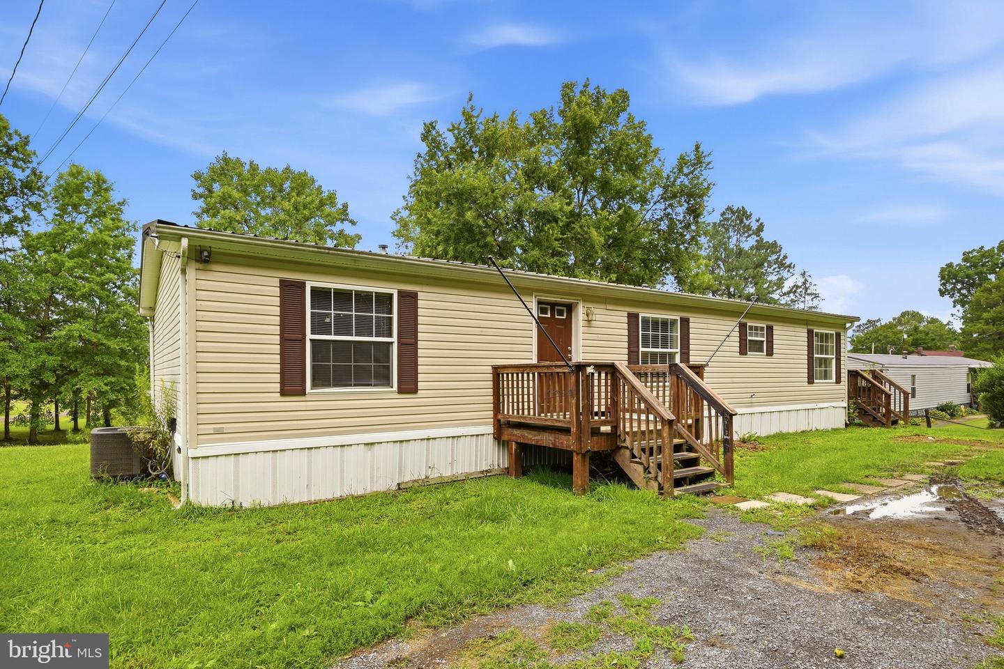 659 N Mountain Rd Property Photo 2