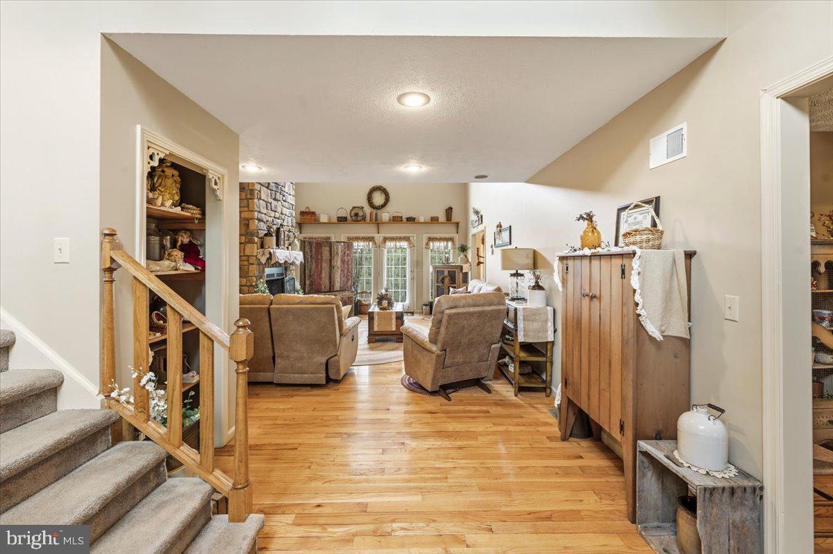714 Forest Glen Dr Property Photo 11