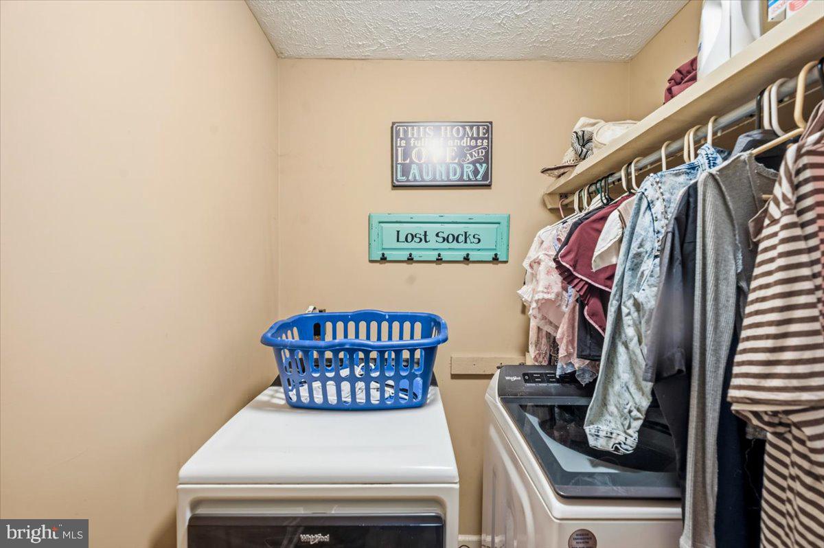 714 Forest Glen Dr Property Photo 21