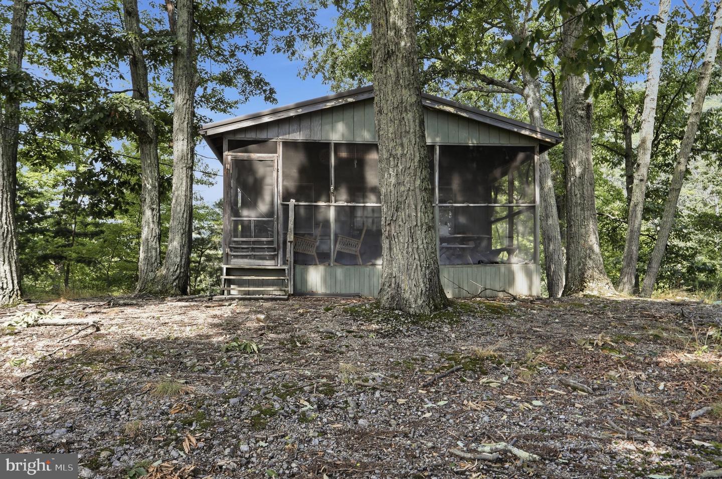564 Highland Springs Rd Property Photo 1