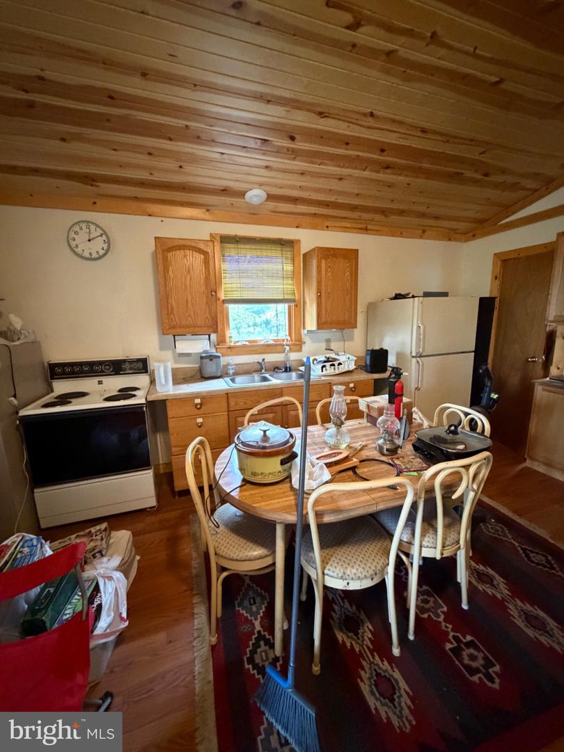 564 Highland Springs Rd Property Photo 24