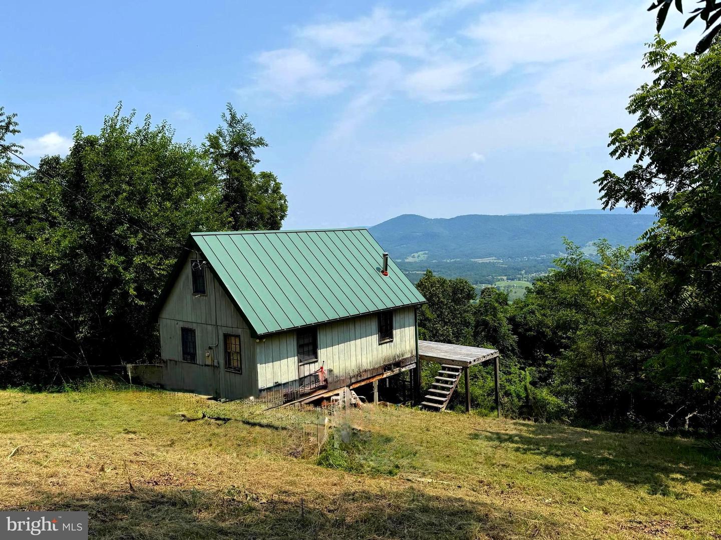 567 Highland Springs Ter Property Photo 1
