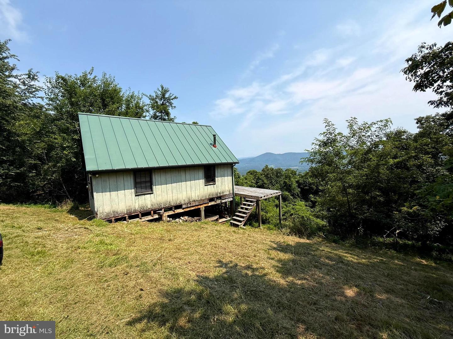 567 Highland Springs Ter Property Photo 4