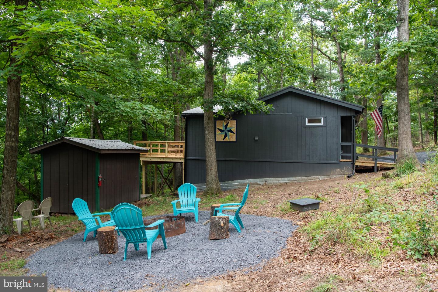 689 Snyders Ridge Rd Property Photo 3