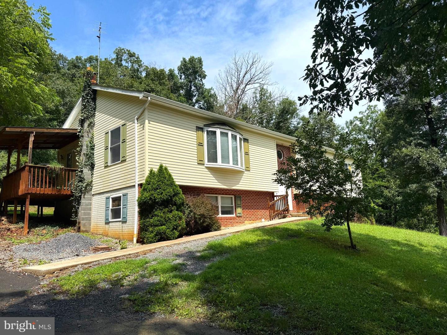 64 Orchard Ln Property Photo 1