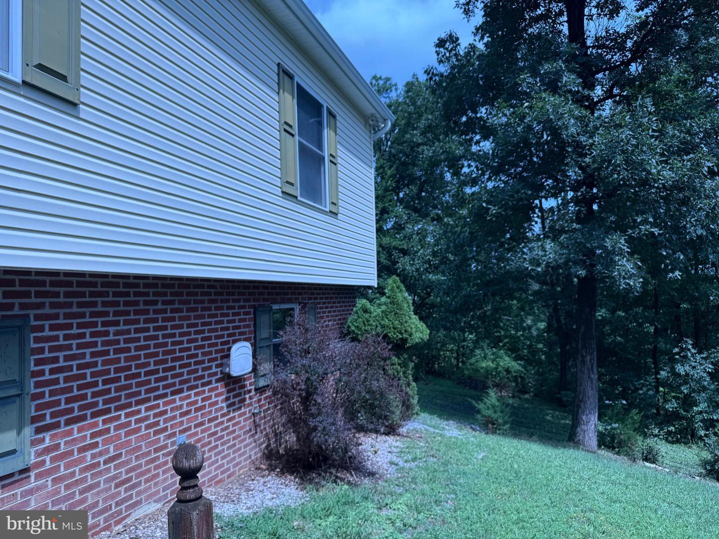 64 Orchard Ln Property Photo 3