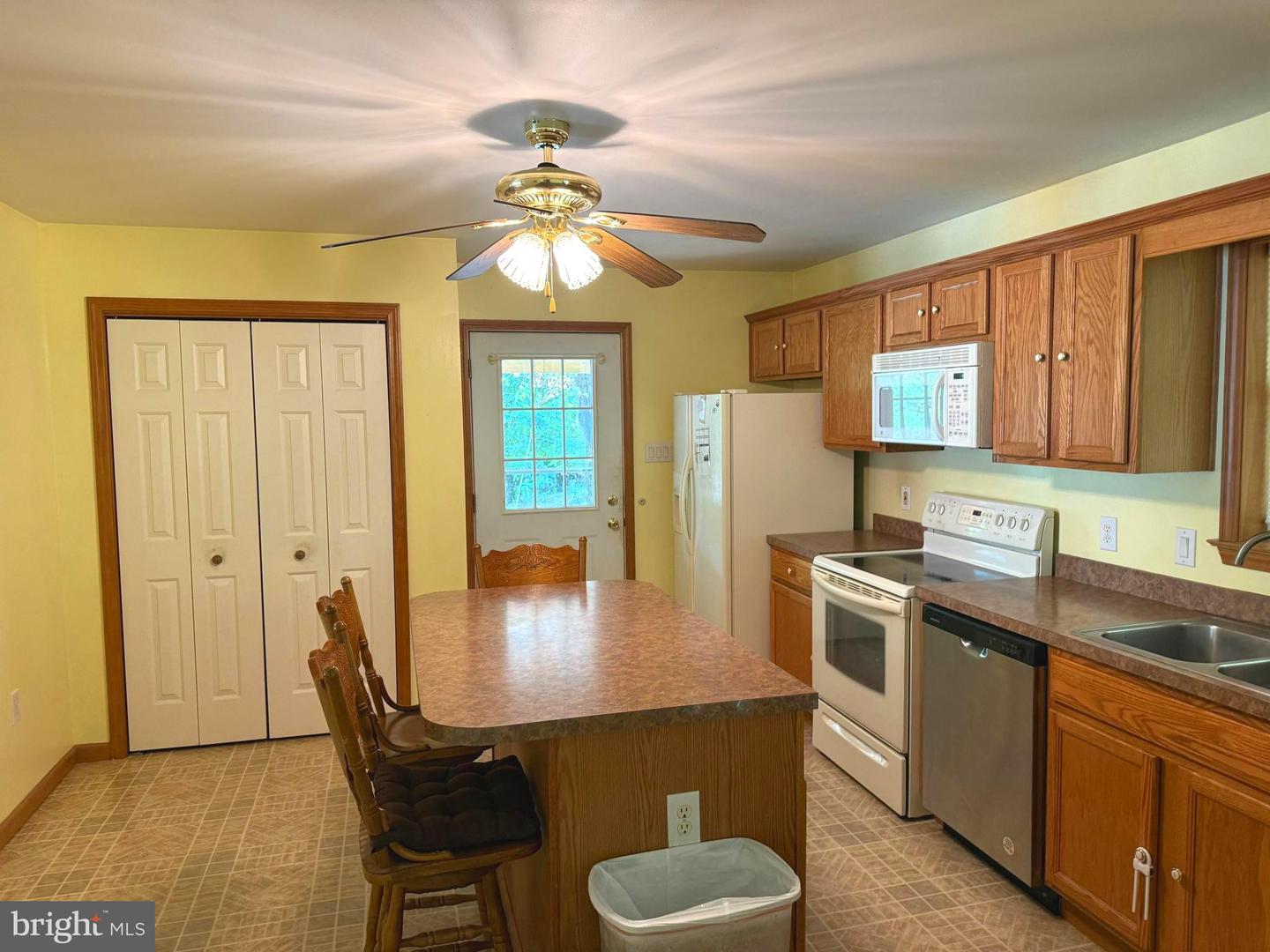 64 Orchard Ln Property Photo 12