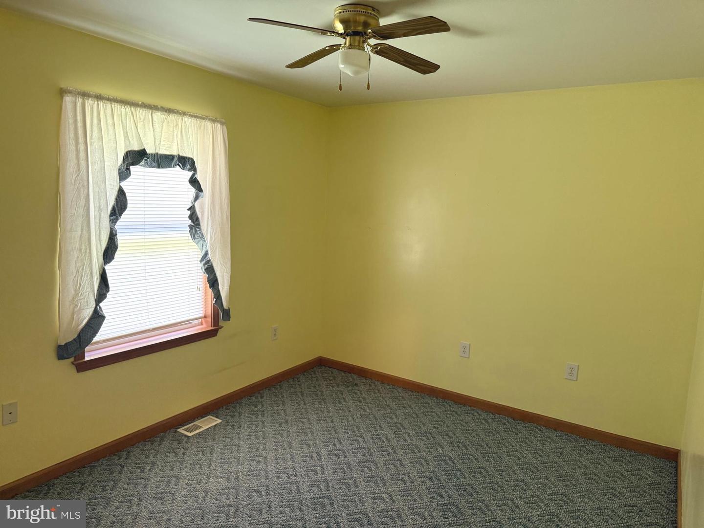 64 Orchard Ln Property Photo 16