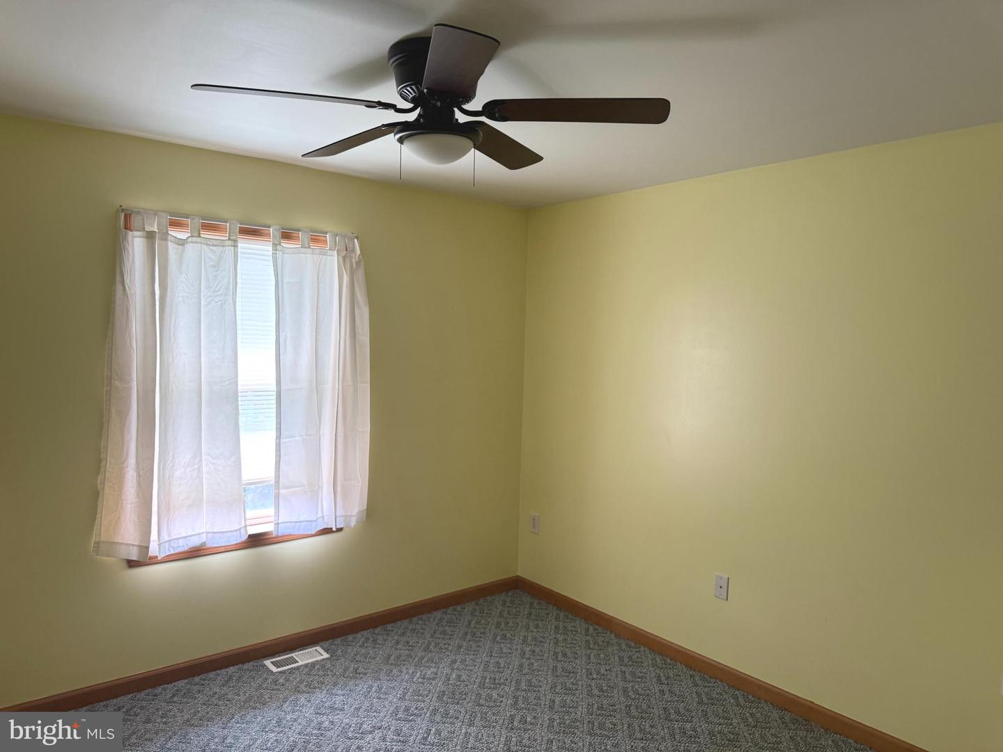 64 Orchard Ln Property Photo 17