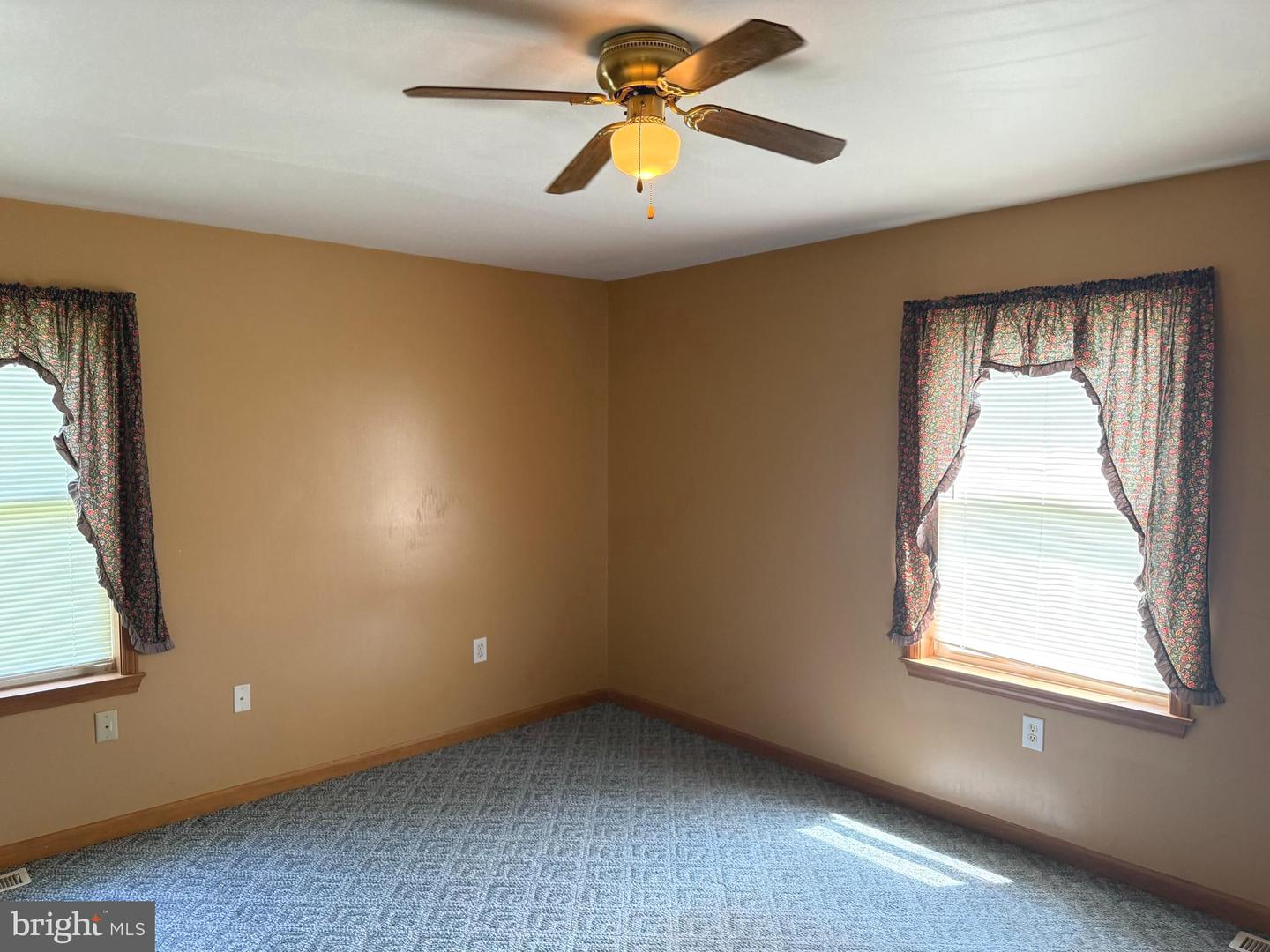 64 Orchard Ln Property Photo 18