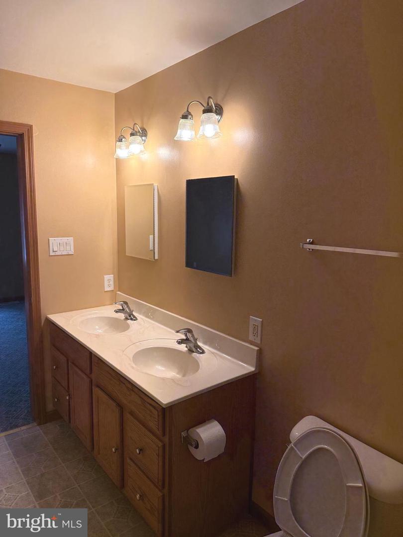 64 Orchard Ln Property Photo 19