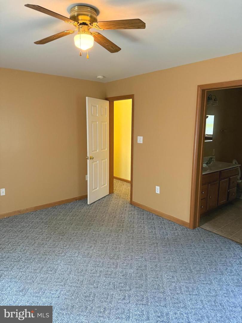 64 Orchard Ln Property Photo 23