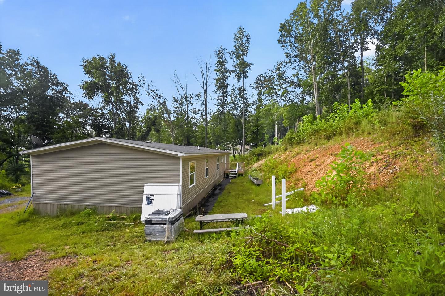 123 Johnny St Property Photo 3