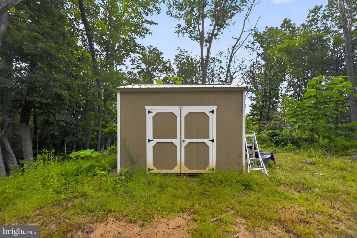 123 Johnny St Property Photo 8