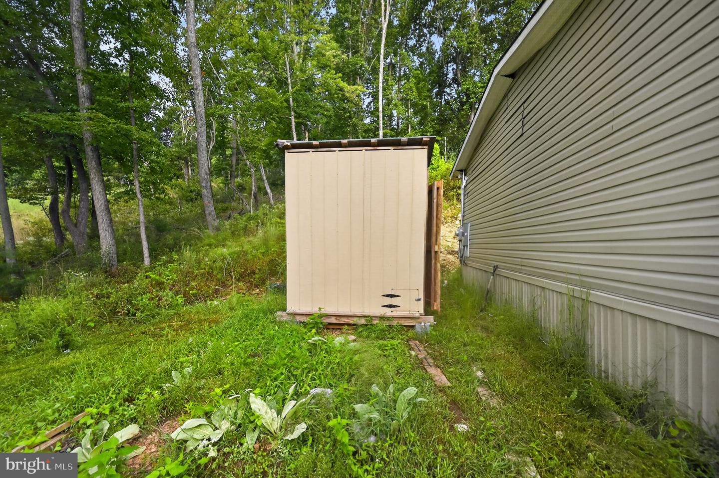 123 Johnny St Property Photo 9