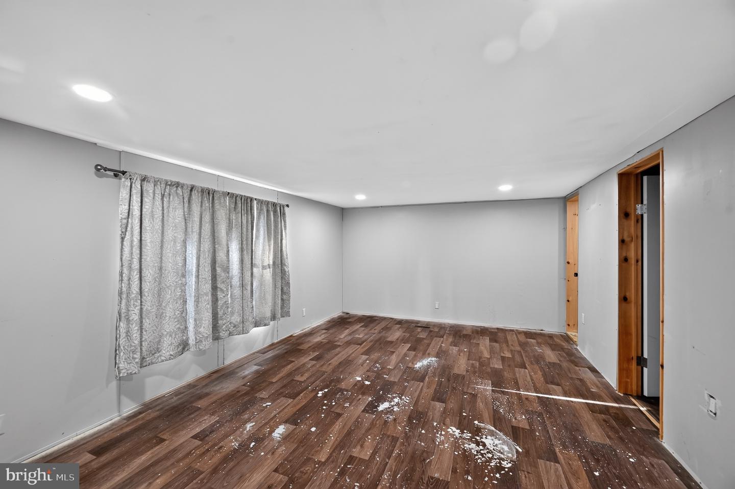 123 Johnny St Property Photo 15