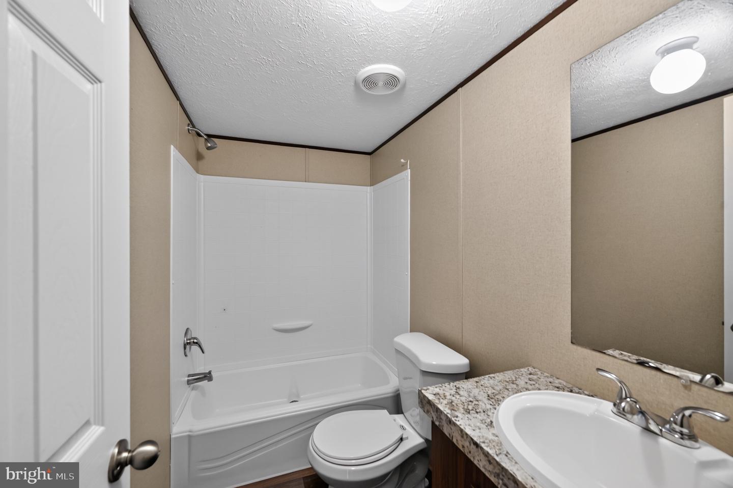 123 Johnny St Property Photo 18
