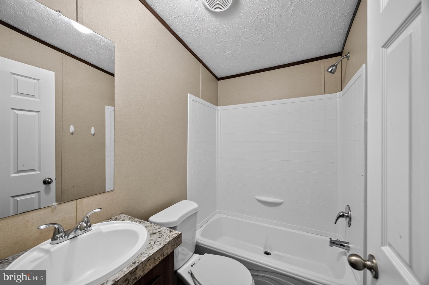 123 Johnny St Property Photo 20
