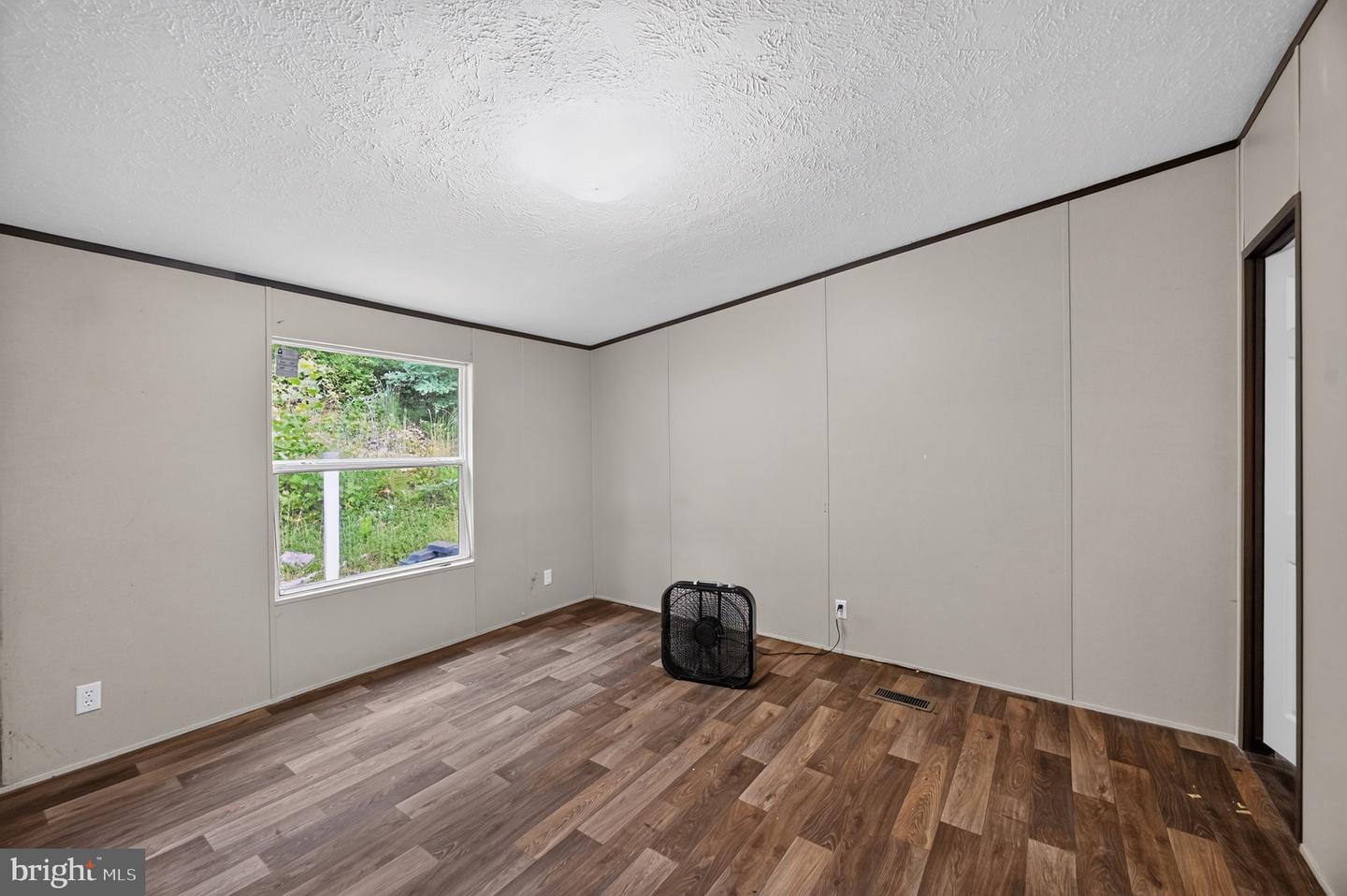 123 Johnny St Property Photo 21