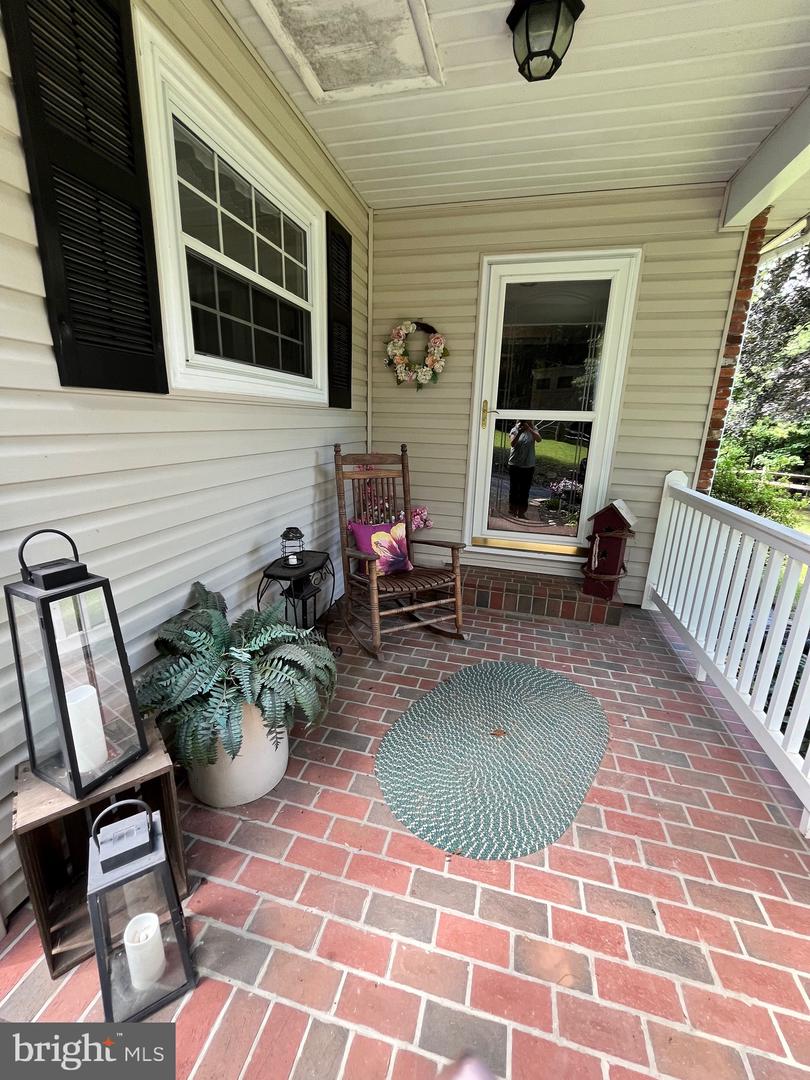 38 Oak Hill Rd Property Photo 5