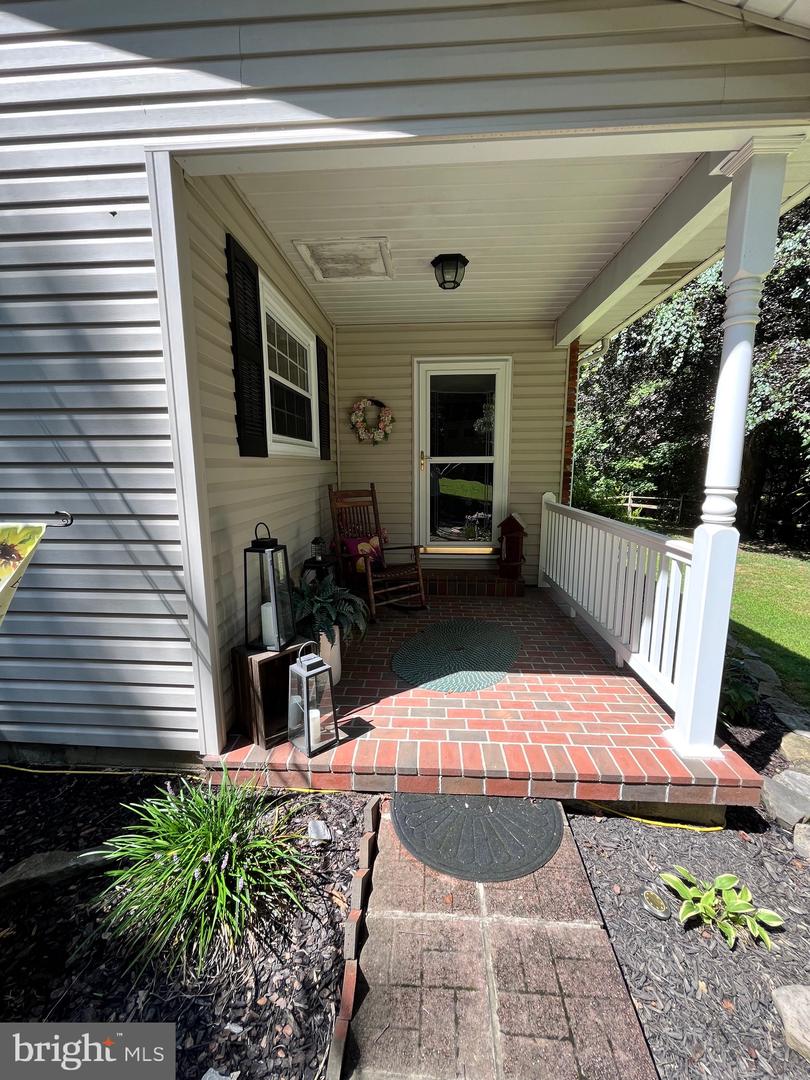 38 Oak Hill Rd Property Photo 6